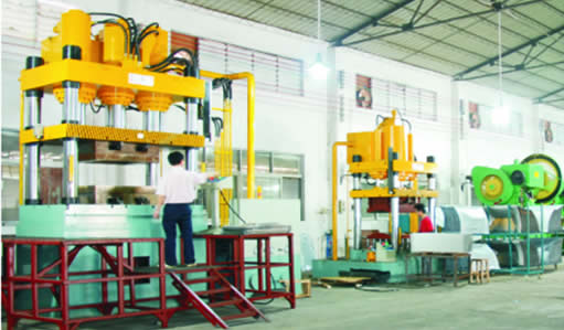 康维莱·大型锻造压铸机